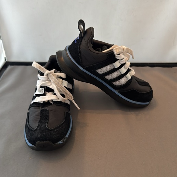 Adidas Kids Black and White Sneakers size toddler 8 - Picture 2 of 7